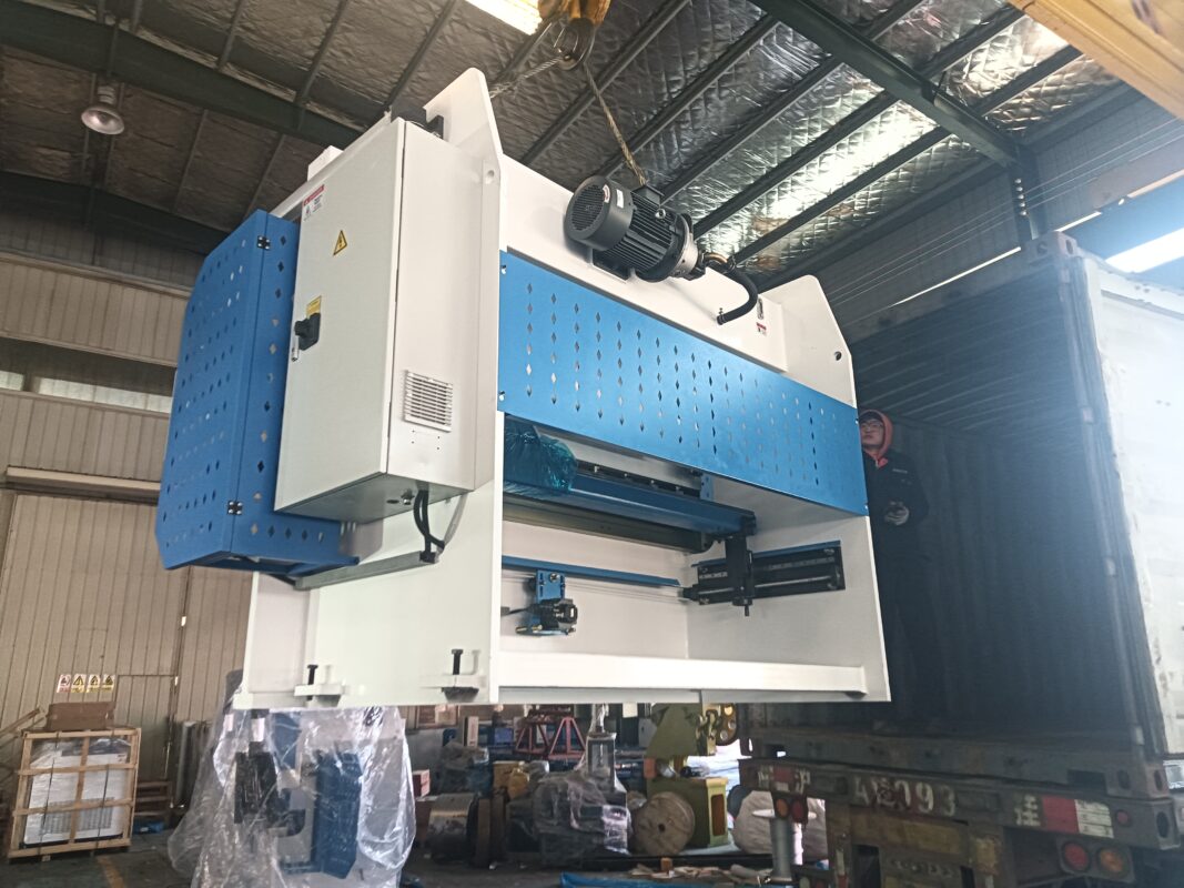 Ukraine- WC67K- 63T2500 Press Brake