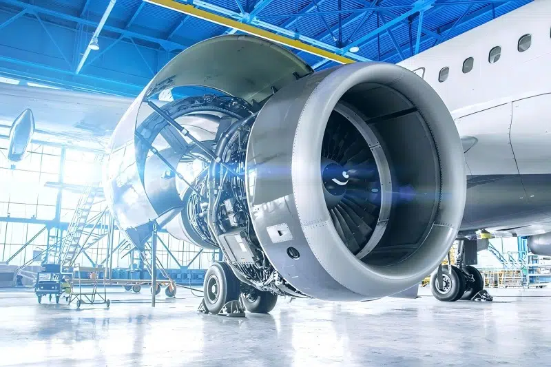 Applications des presses plieuses dans l'industrie aérospatiale