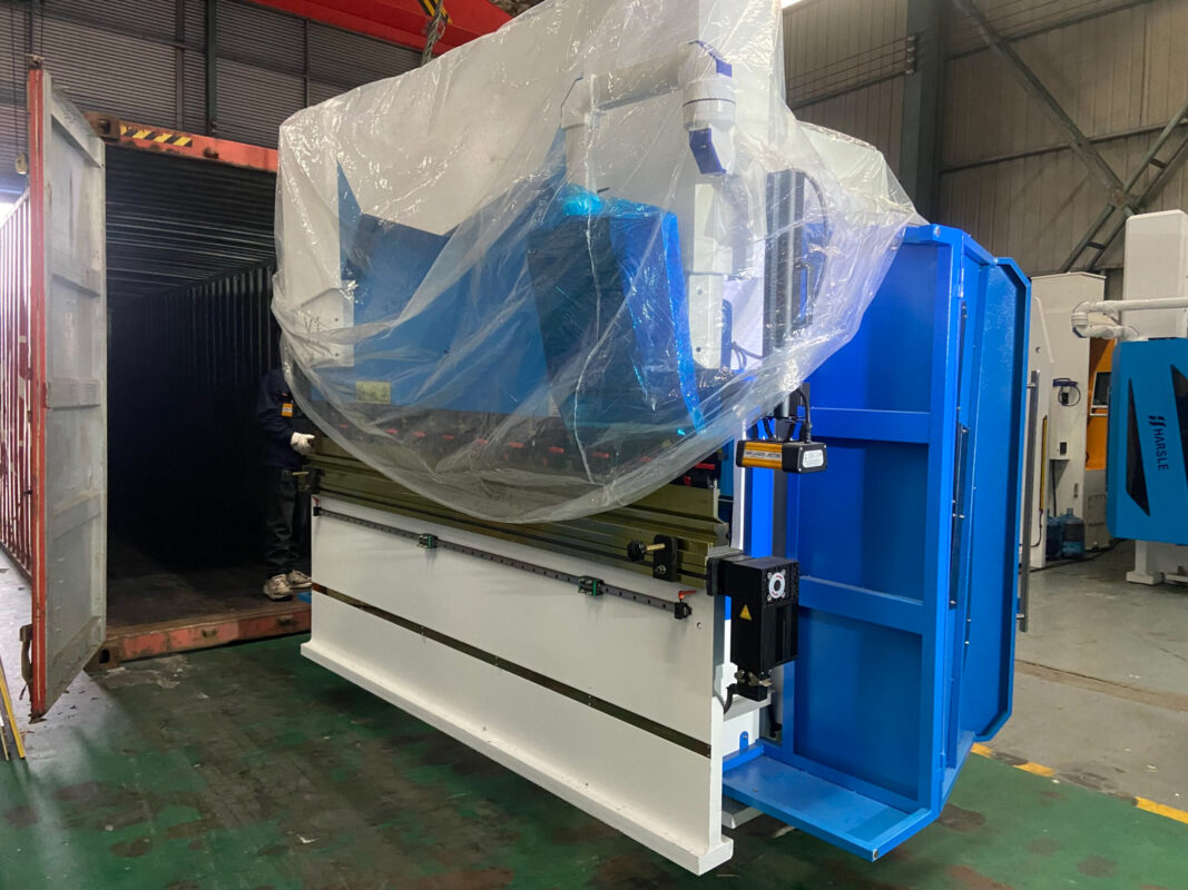 Brasile-WE67K-220T3200 Pressa piegatrice CNC-20250214-