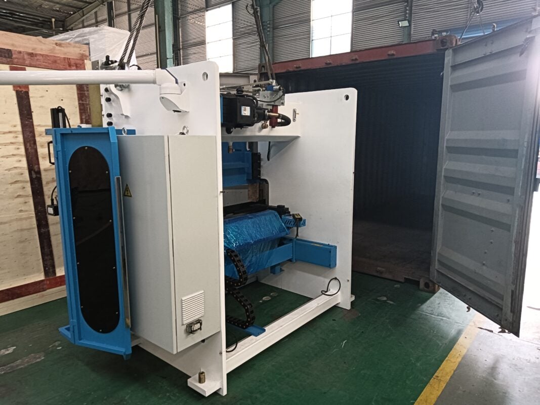 Litwa-WE67K-40T2000 Prasa krawędziowa CNC