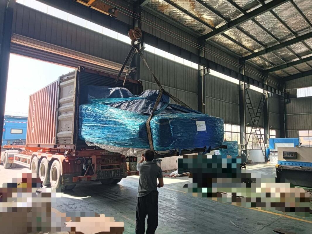 Arábia Saudita-HS-3015-3000W Máquina de corte a laser