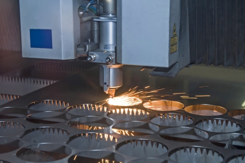 Laser Cutting Machines vs. Traditional Cutting Methods