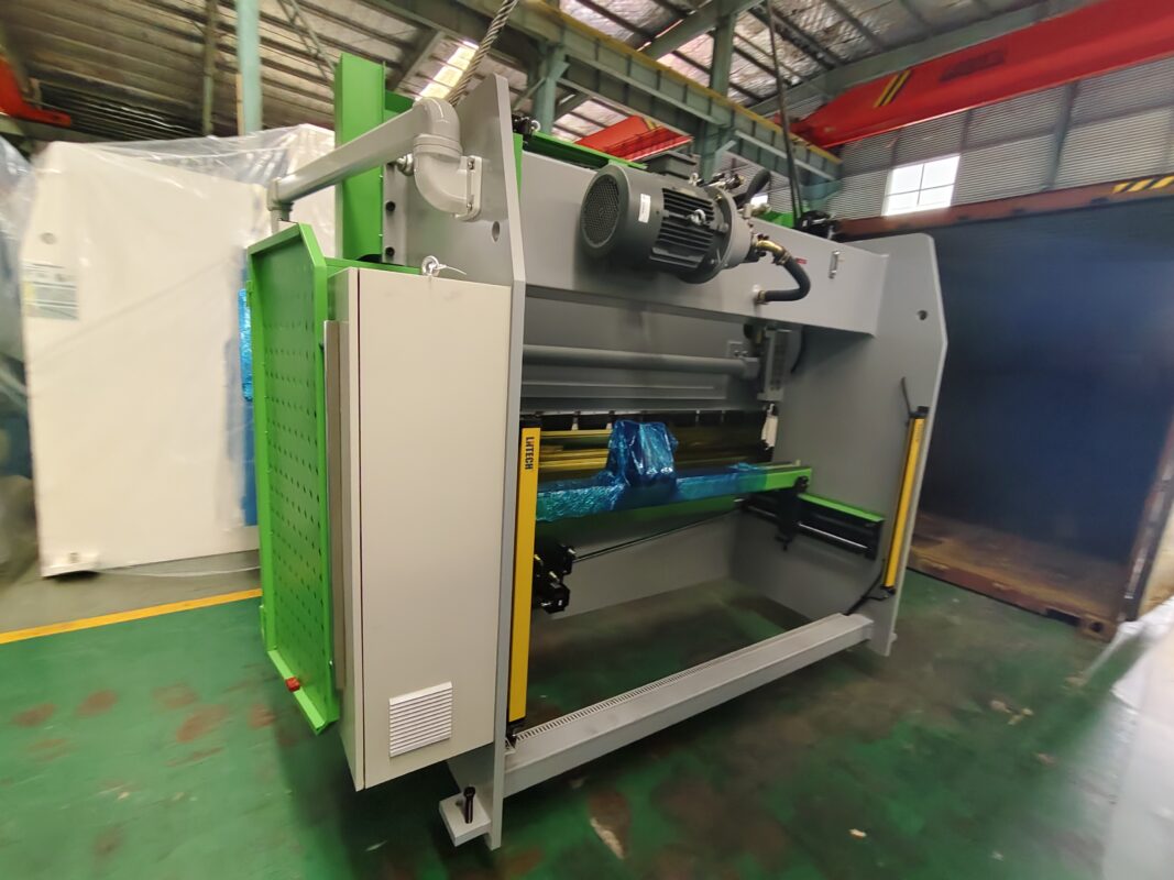 Brazil-2 Sets of Press Brake