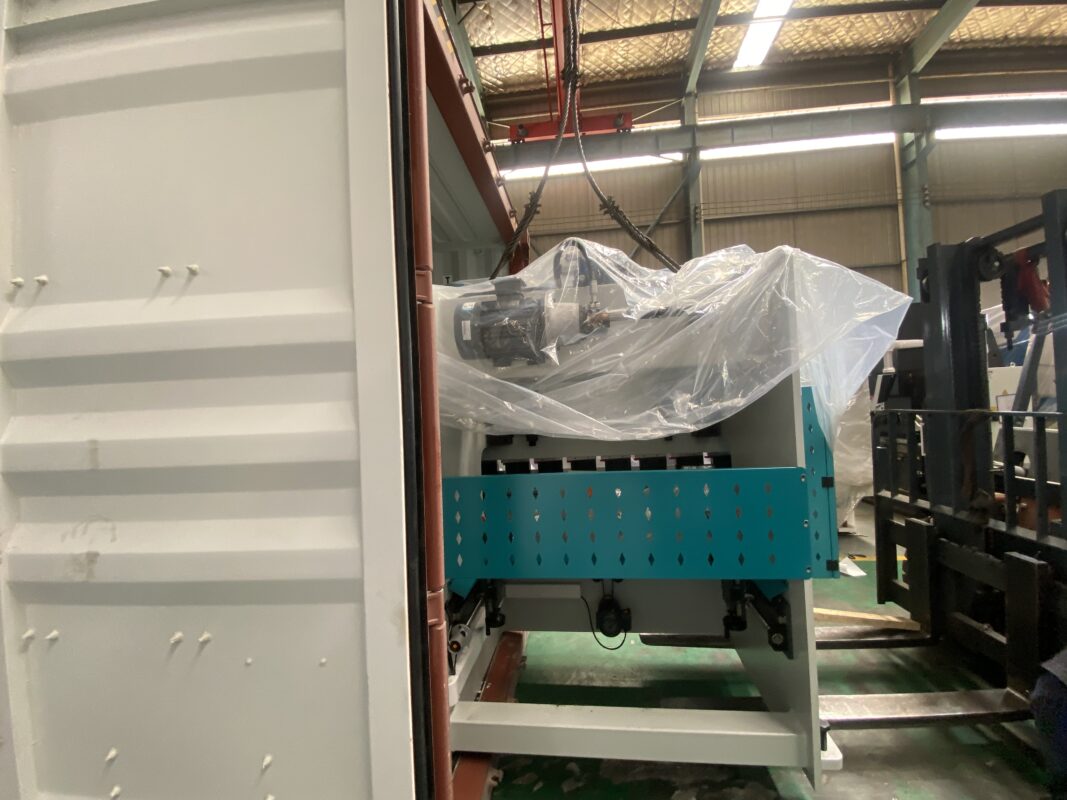 Pressa piegatrice Egypt-WC67K-40T1600