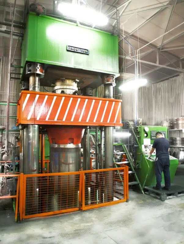 Struttura del telaio nelle presse idrauliche