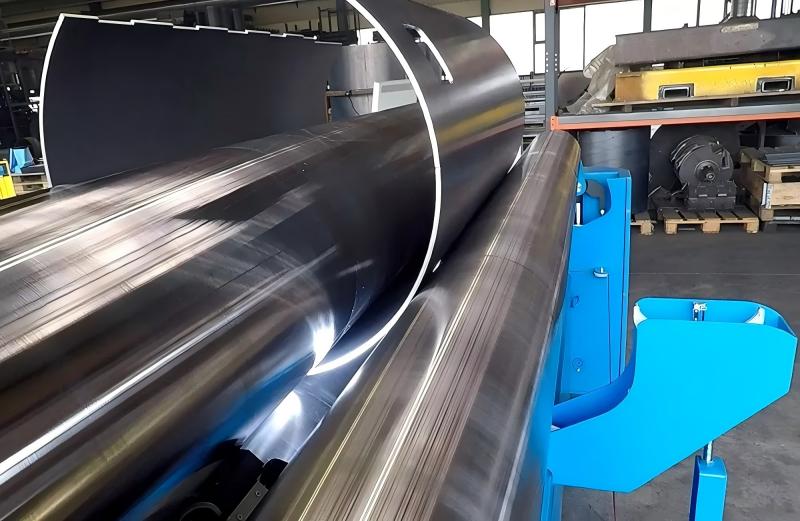 Qual é a capacidade de produção e a faixa de trabalho das máquinas de laminação?