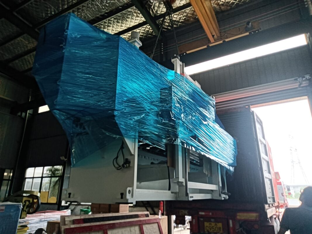 Máquina de ranhurar França-HSVC-1500/3200 V
