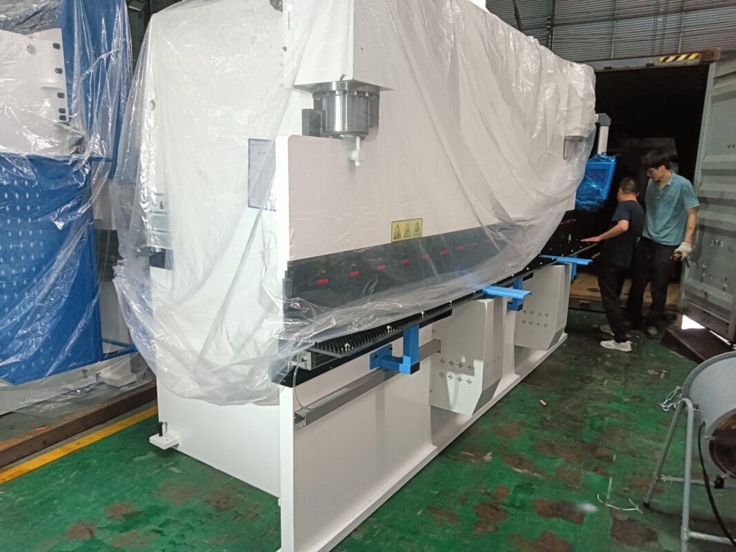 Prensa plegadora India-WC67K-160T4000