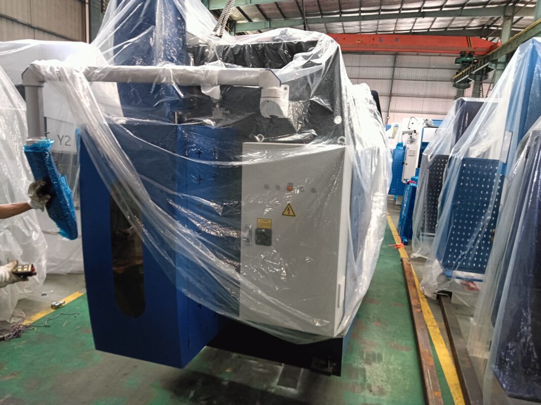 Prensa plegadora Italia-WC67K-125T3200
