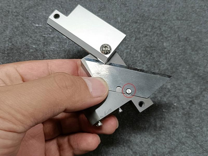 install-grooving-knife