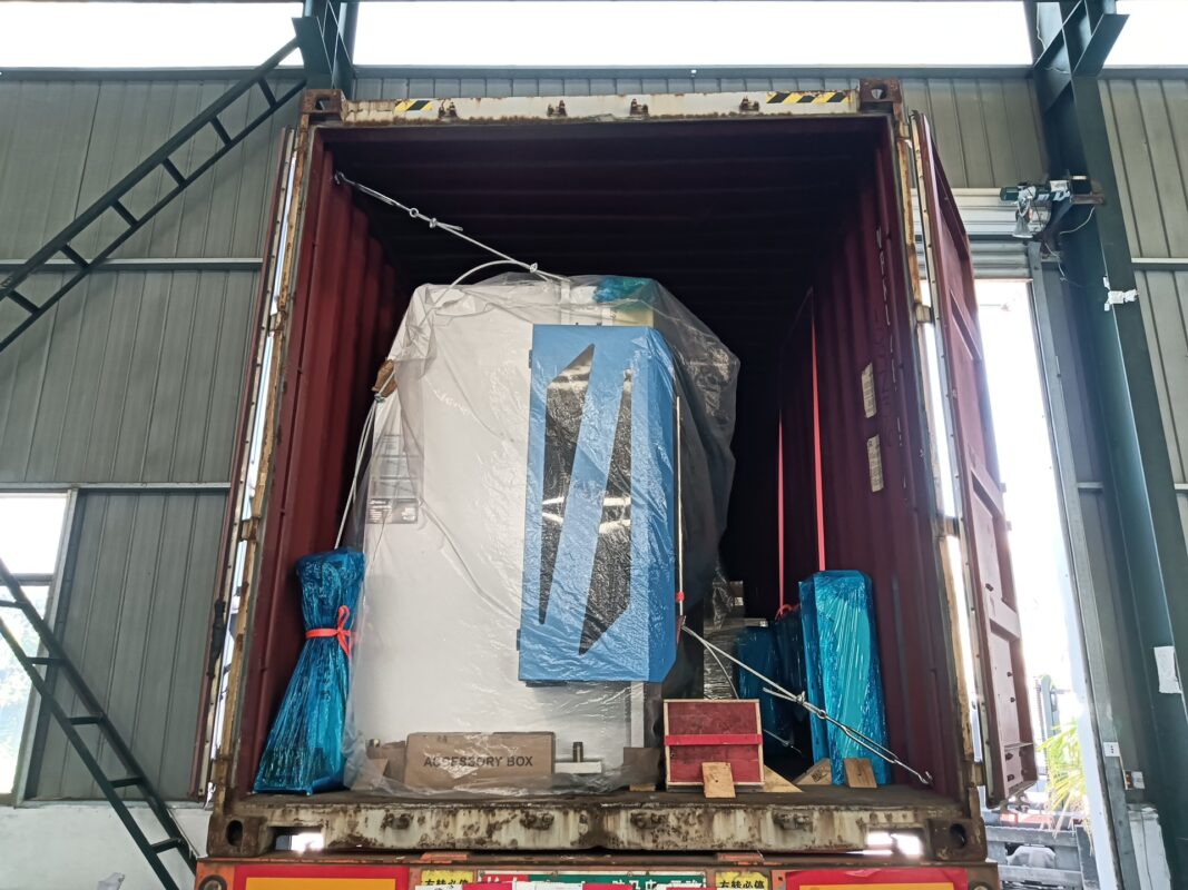 Moldawien-WE67K-63T2500 CNC-Abkantpresse