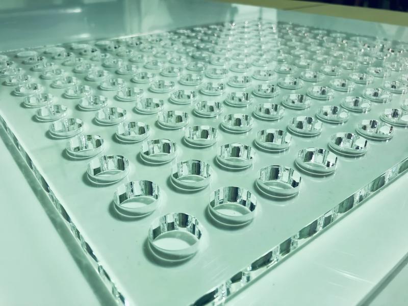 Come vengono utilizzate le macchine per il taglio laser nella lavorazione della plastica?