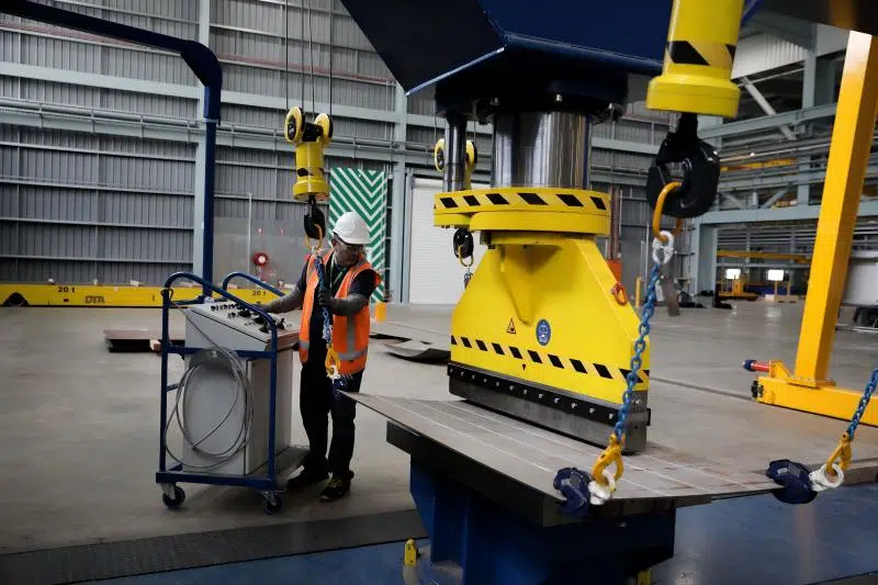 How Do Hydraulic Presses in Shipbuilding Industry Improve Efficiency?