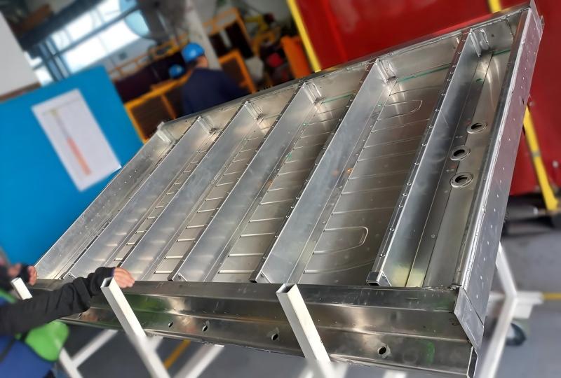 Dlaczego warto stosować prasy hydrauliczne w produkcji magazynów energii?