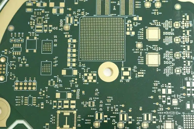 Nieprawidłowo ustawione otwory w płytkach PCB