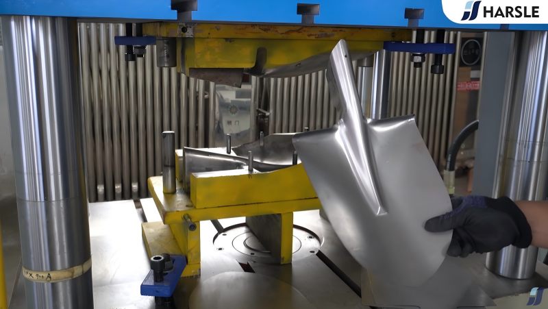 Hydraulic Presses in Agricultural Equipment Manufacturing