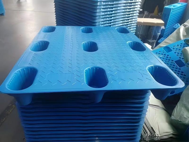 Hydraulic Presses in the Plastic Molding Industry