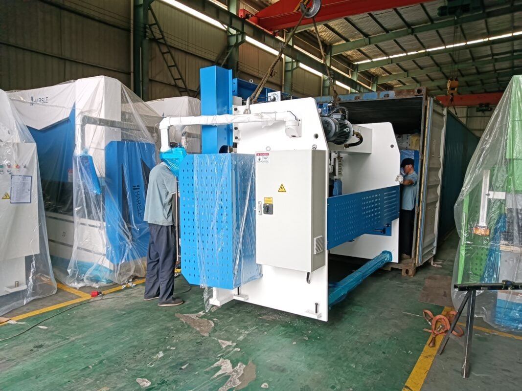 الأرجنتين-WE67K-130T3200 مكابس الضغط CNC