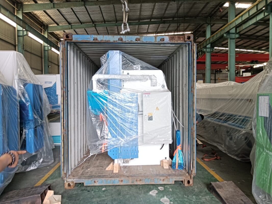 الأرجنتين-WE67K-130T3200 مكابس الضغط CNC