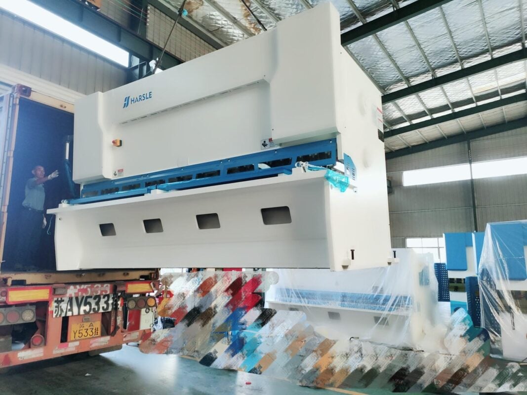 Israel-QC11K-12X3200 Shearing Machine