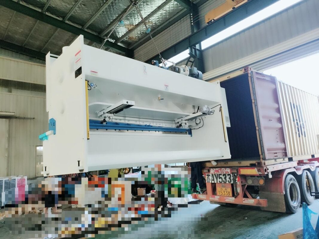 Israel-QC11K-12X3200 Shearing Machine