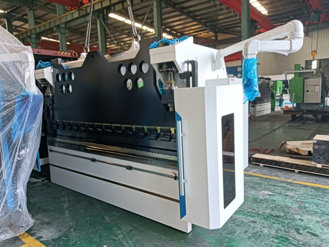 Presse plieuse électrique UAE-EP-100T3200