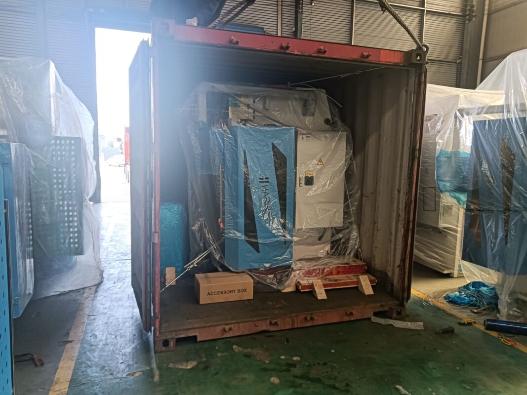 Ucrânia-WE67K-80T2500 Prensa Dobradeira CNC