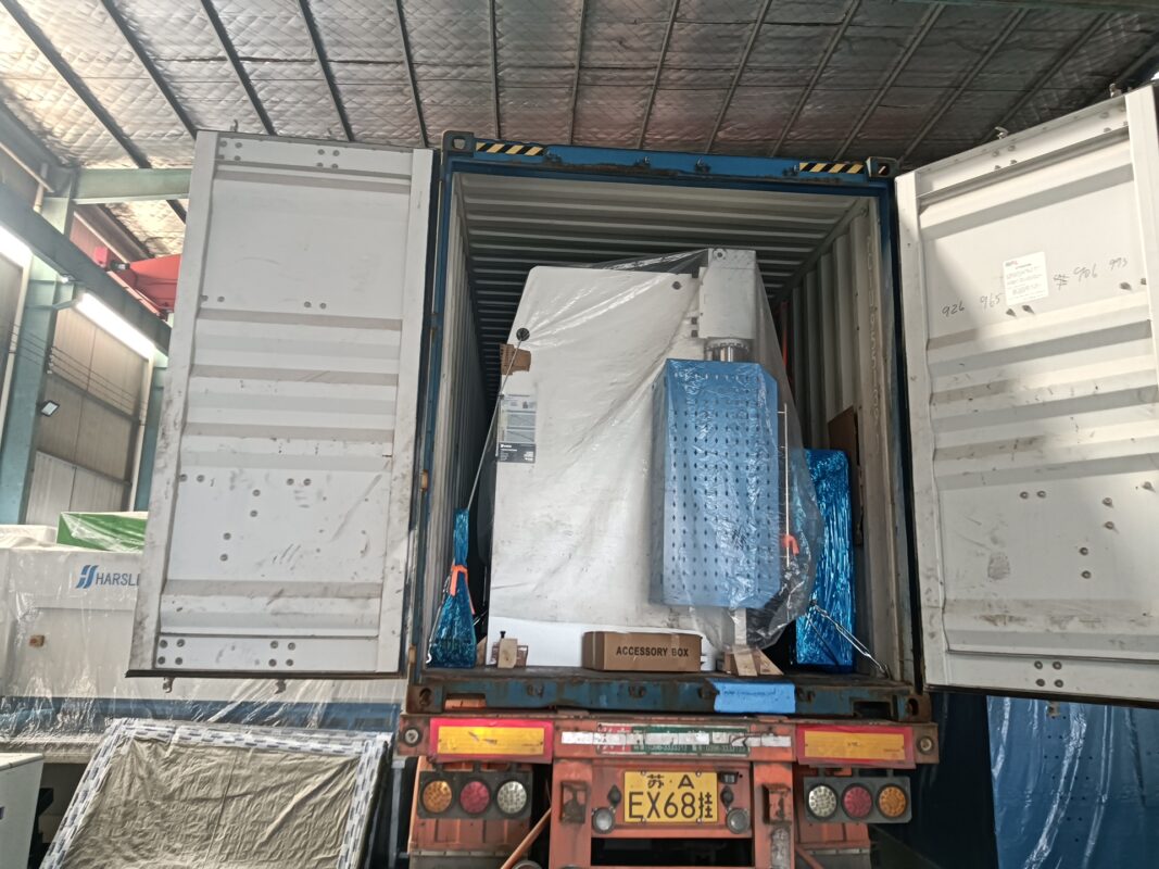 Станок лазерной резки Brazil-HS-3000W-3015