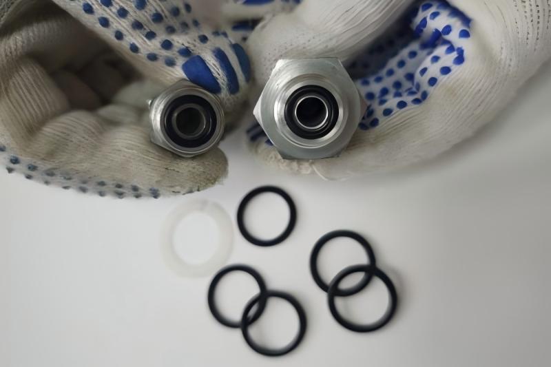 Как устранить утечки гидравлического масла в трубогибах?