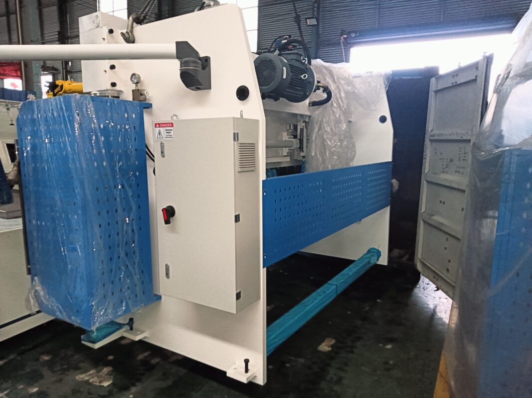 India-WC67K-125T3200 Press Brake