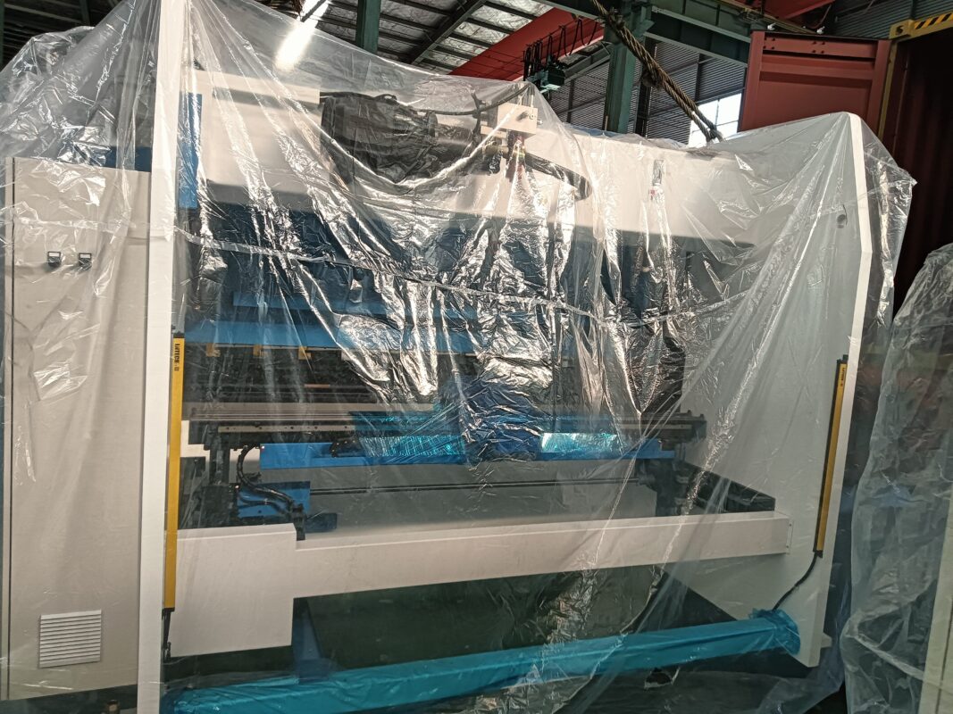 Romania-WE67K-175T3200 CNC Press Brake