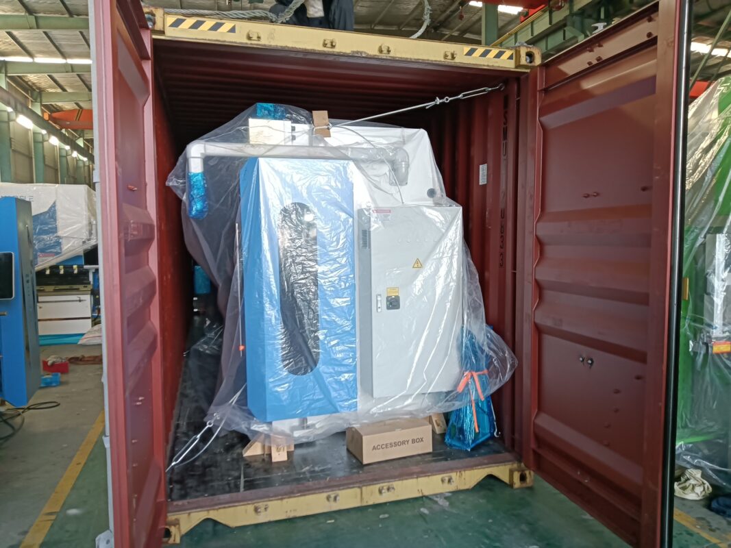 South Africa-WE67K- 130T3200 CNC Press Brake