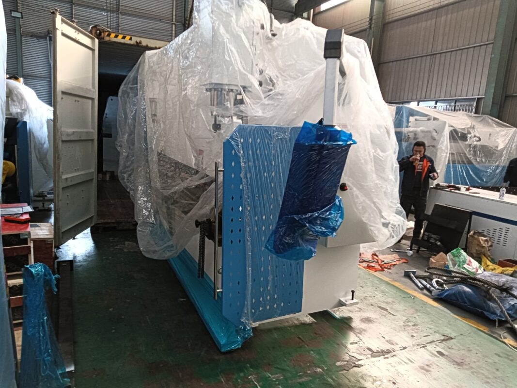 Kolumbia-3 zestawy pras krawędziowych