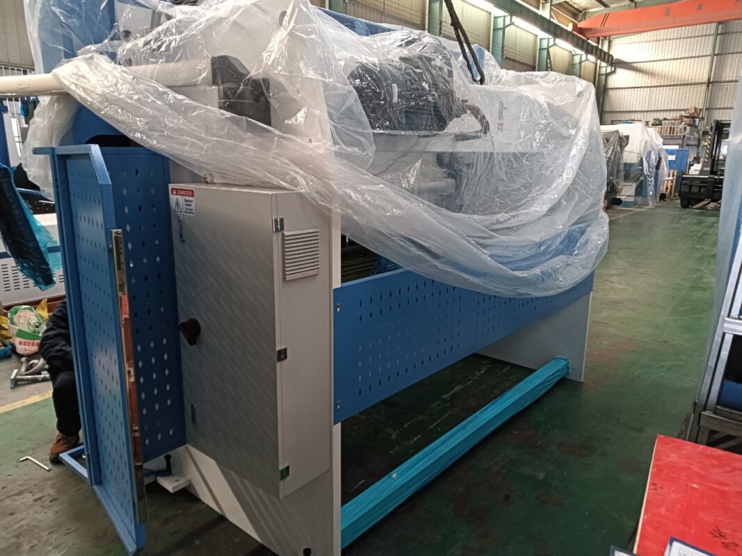 Kolumbia-3 zestawy pras krawędziowych