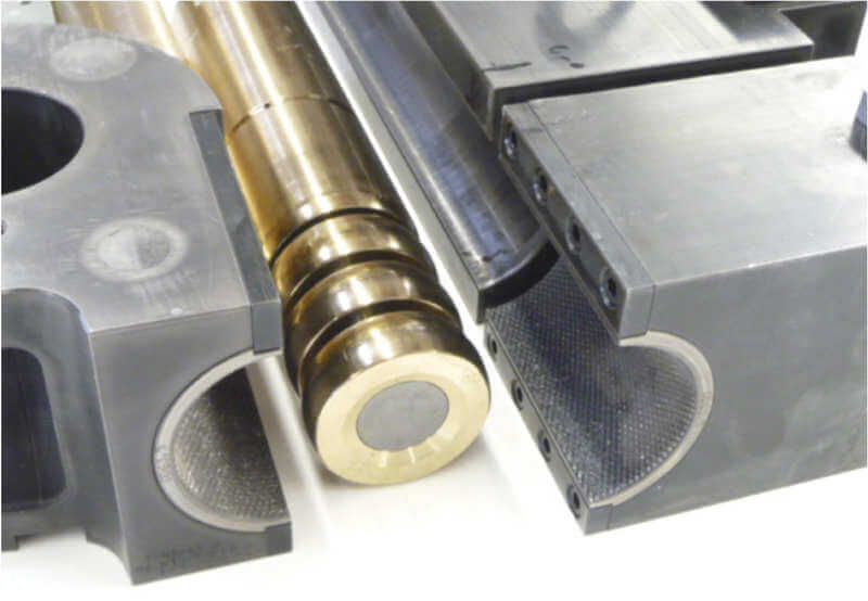 Pourquoi l'entretien quotidien d'une cintreuse de tubes est-il essentiel pour garantir sa précision ?