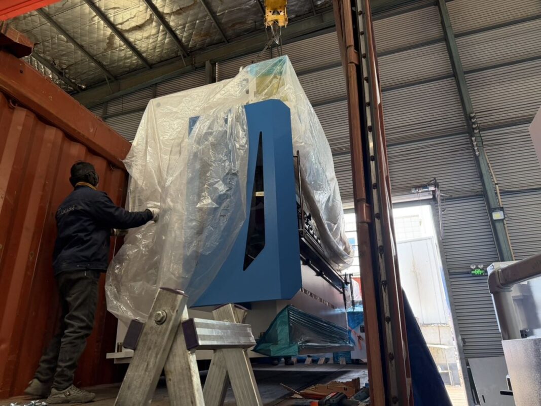 Brazil-WE67K-250T3200 CNC Press Brake