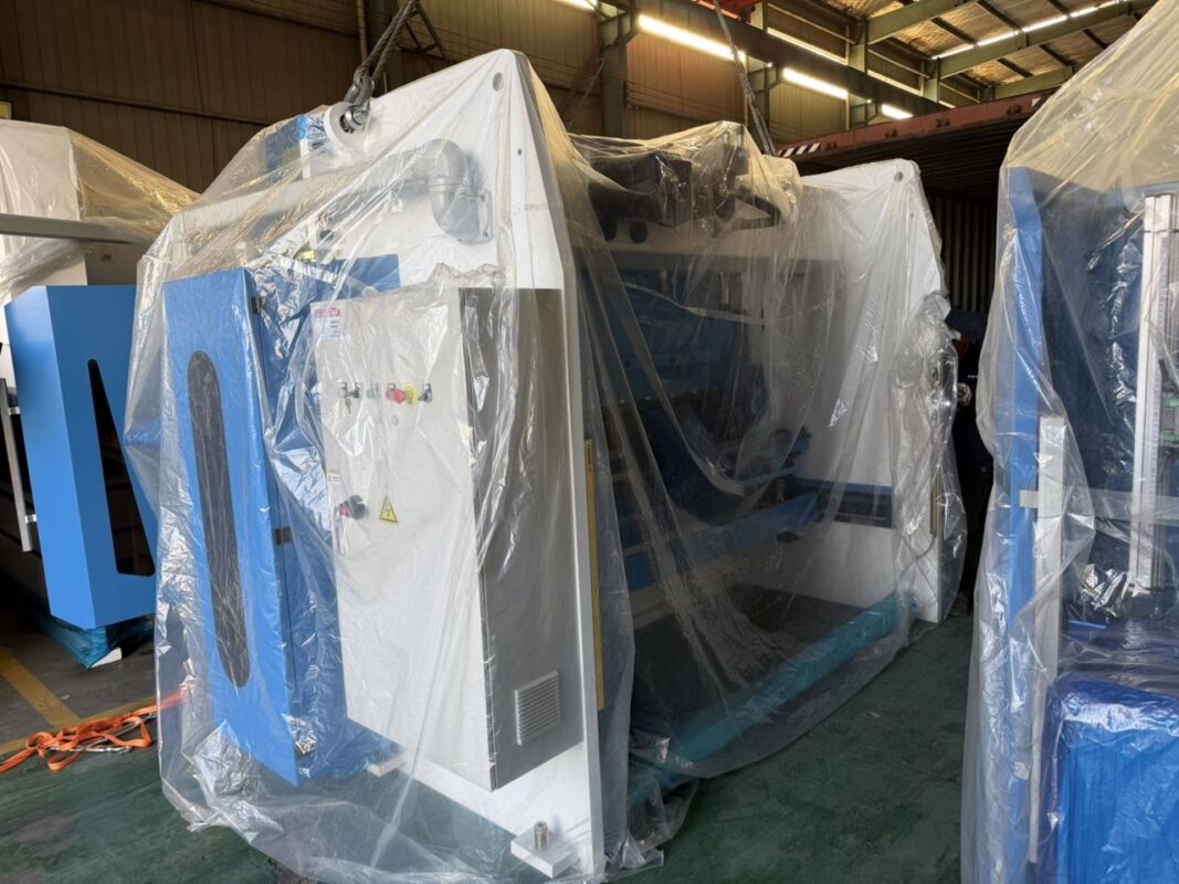 Presse plieuse CNC Cyprus-WE67K-130T3200