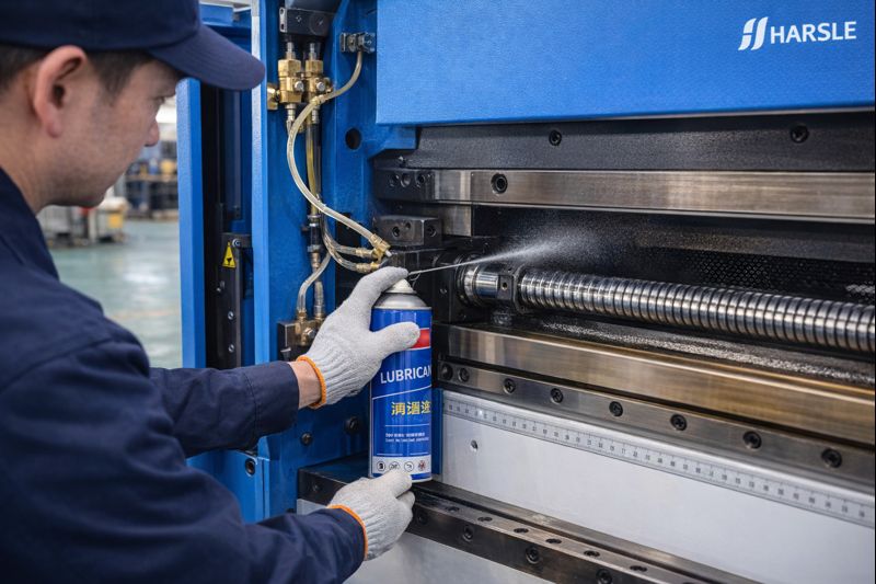 Ежедневное техническое обслуживание листогибочного пресса