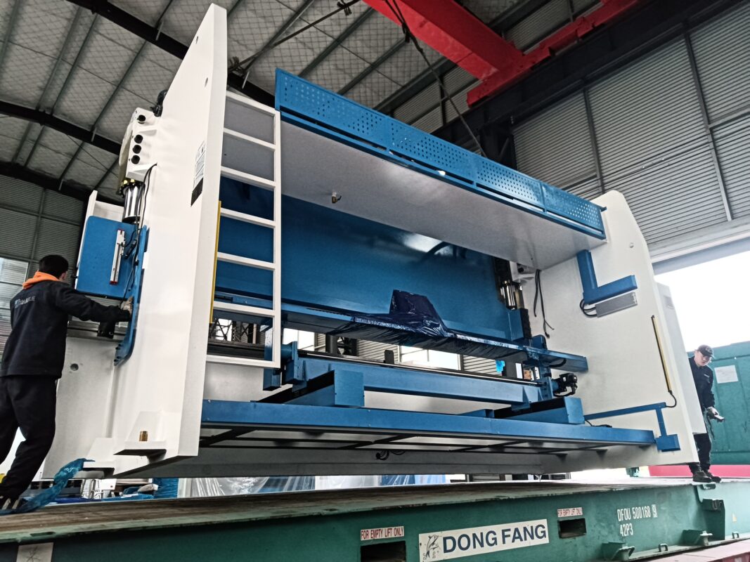 Prensa plegadora CNC WE67K-500T6000 de Grecia