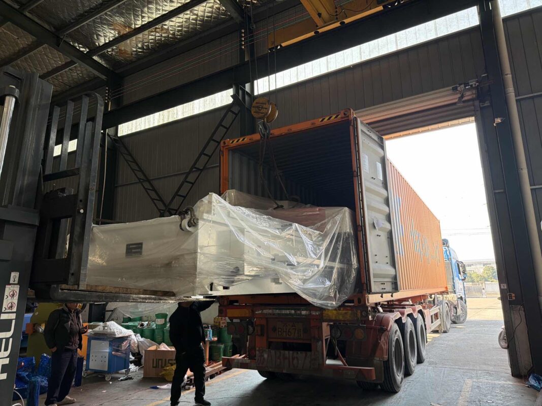 Итальянский станок для нарезания канавок HSKC-1250/4000 V