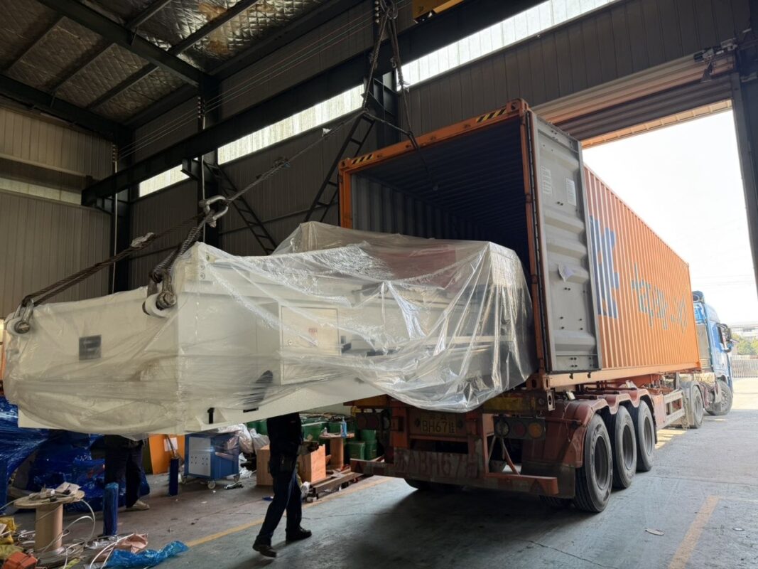 Итальянский станок для нарезания канавок HSKC-1250/4000 V