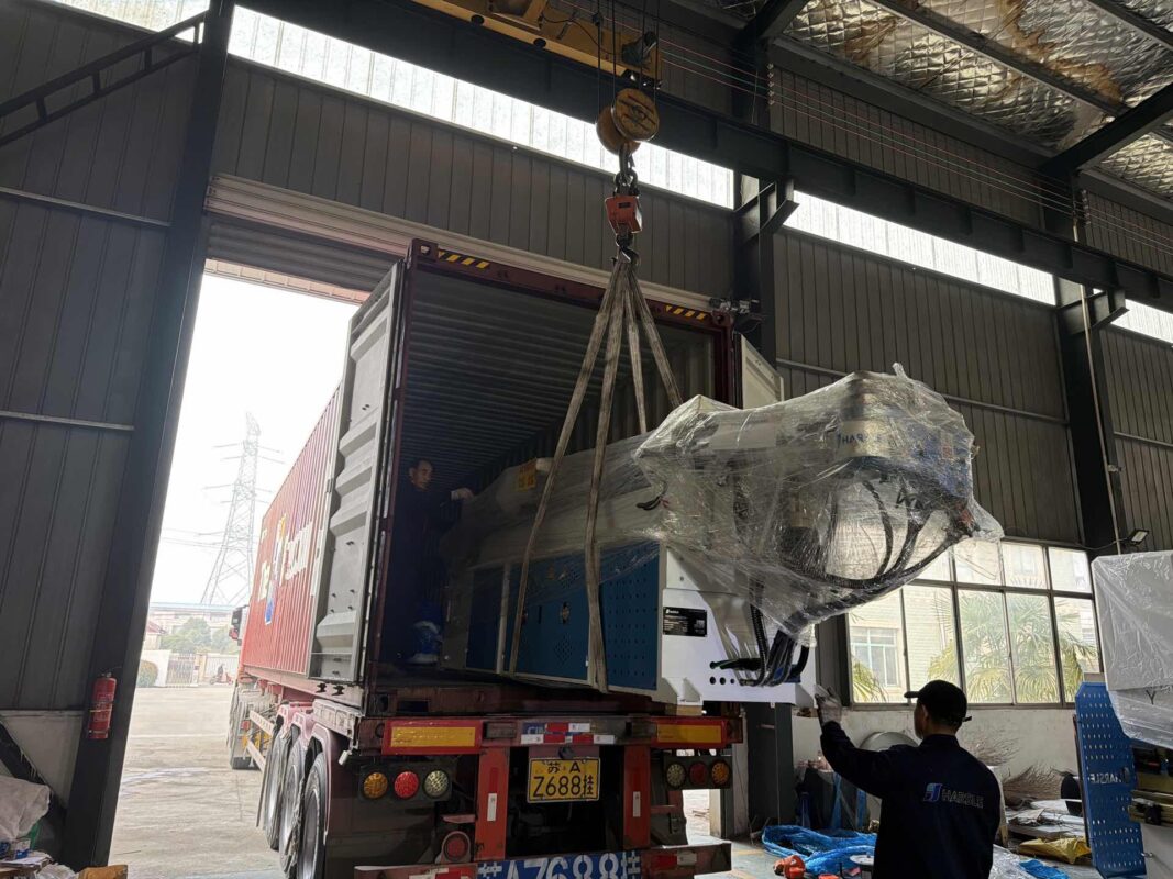 ماكينة قطع بالليزر كينيا-HS-6000W-3015