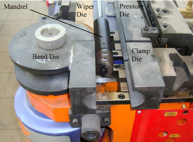 معايرة محاذاة جهاز ثني الأنابيب
