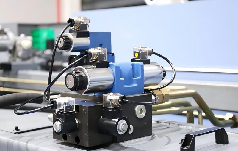 Ежедневное техническое обслуживание листогибочного пресса