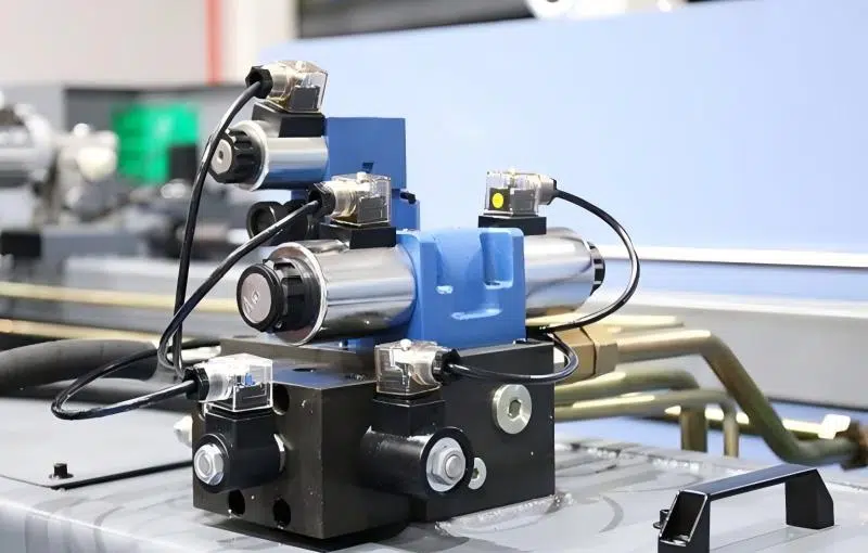 Hydraulikölwechsel an der Abkantpresse