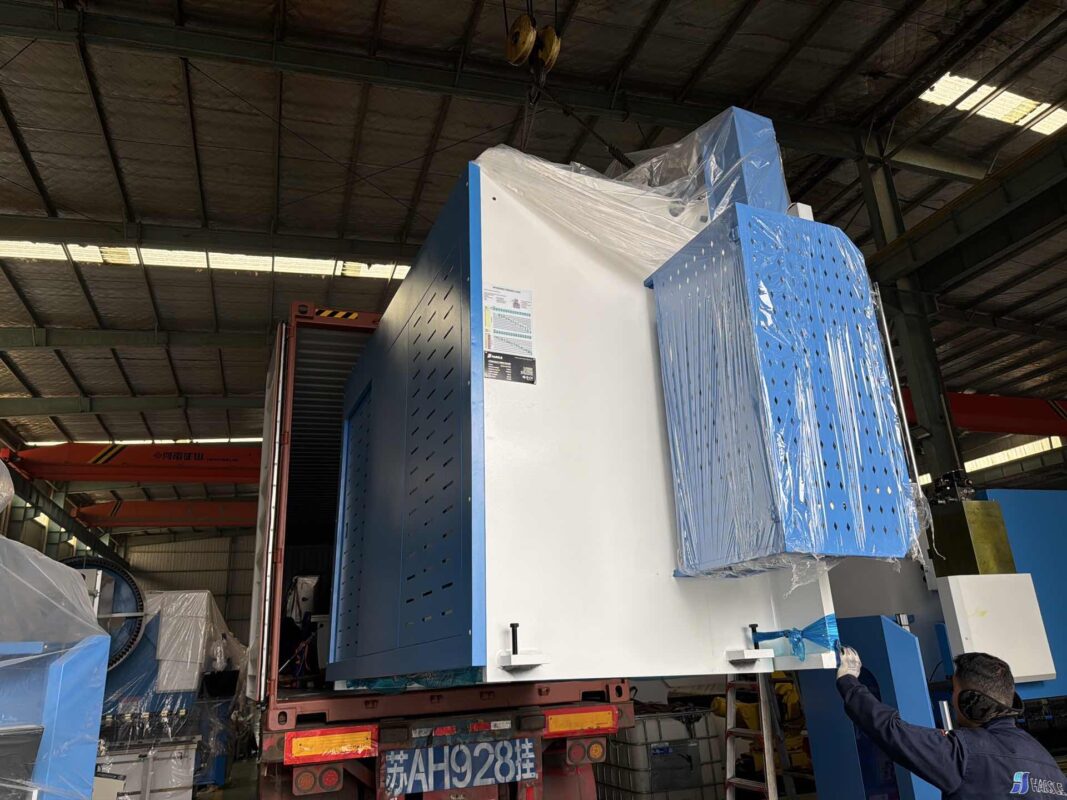 Espanha - Guilhotina de viga oscilante e prensa dobradeira