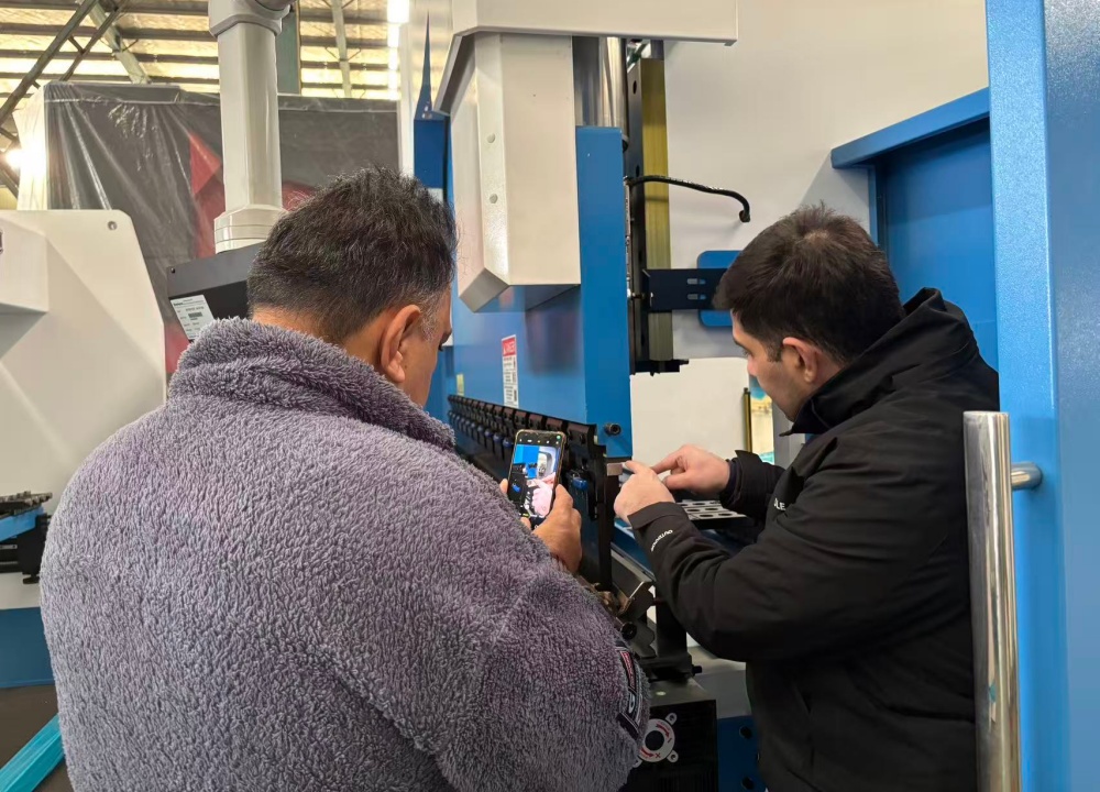December Factory Insights: HARSLE Welcomes Global Visitors