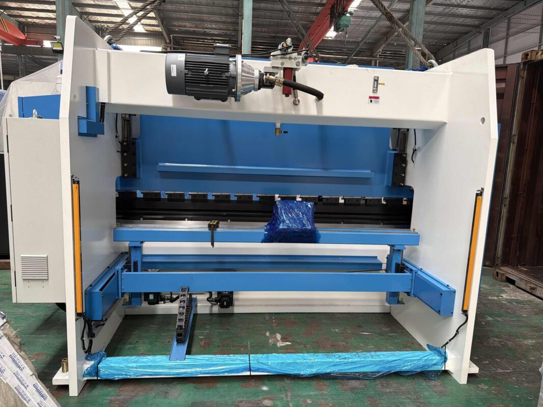 USA-3 zestawy pras krawędziowych CNC