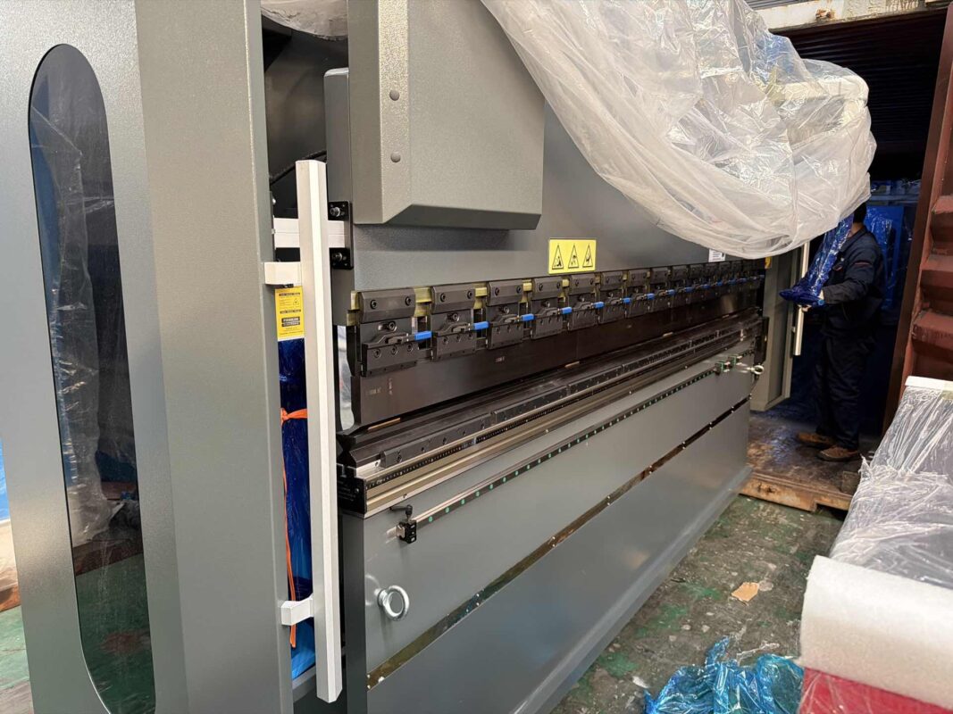 USA-3 zestawy pras krawędziowych CNC