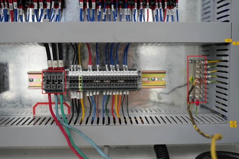 Wie beeinflusst die elektrische Wartung einer Abkantpresse die Biegegenauigkeit?